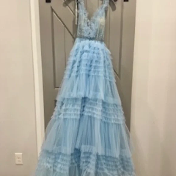 Ashley Lauren Style #11142 - Picture 3 of 6